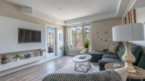 Bright and Updated Condo at Popular Resort #1513